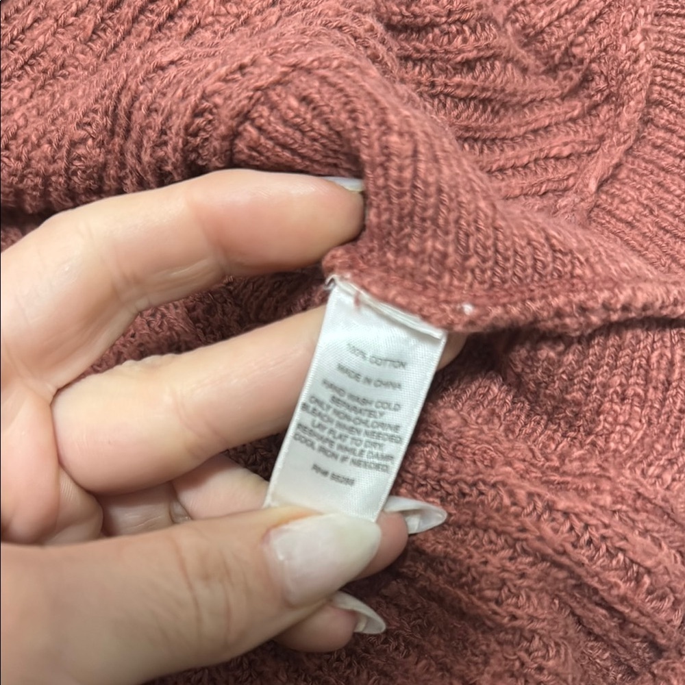 Express Rust V-Neck Zip Sweater with Relaxed Fit - Picture 4 of 5